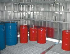 Kragarmregal, verzinkt, bestehend aus 3 Lagerebenen, an Containerwand vormontiert, BxT 2600x500 mm