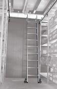 Aluminium-Regalleiter für Doppelregale, seitl. verschiebbar, 80 mm tiefe Stufen, 12 Stufen, 2,91 m senkr. Einhängehöhe, Stufenabst. 235 mm, 20 Grad