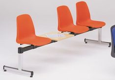 Traversenbank, Länge 1800 mm,2 Sitze, mit Ablagetisch, Kunststoff-Sitzschalen orange, ohne Polster
